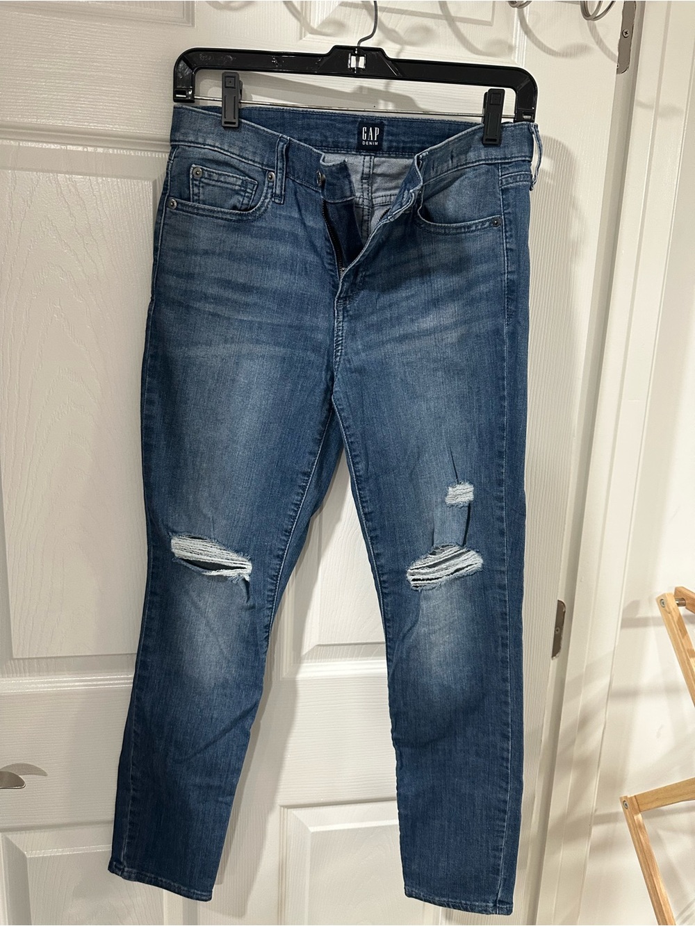 GAP Women's Skinny Jeans - Distressed Medium Blue